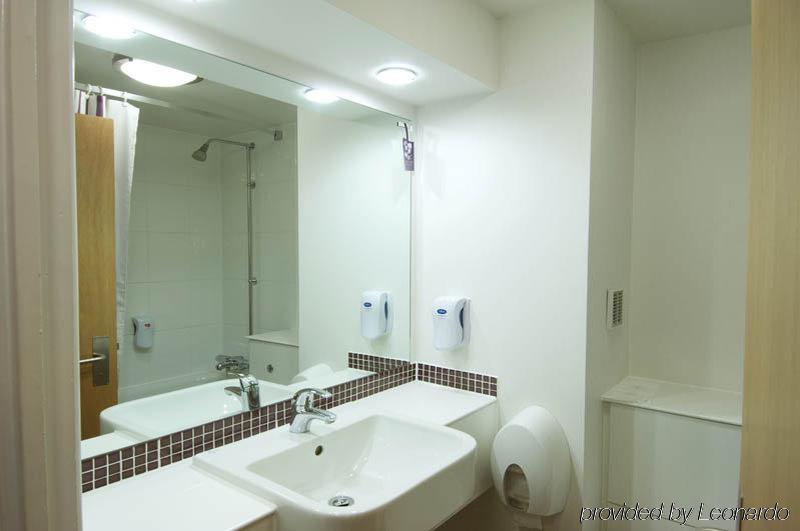 Premier Inn Premier Inn Rhuddlan Экстерьер фото